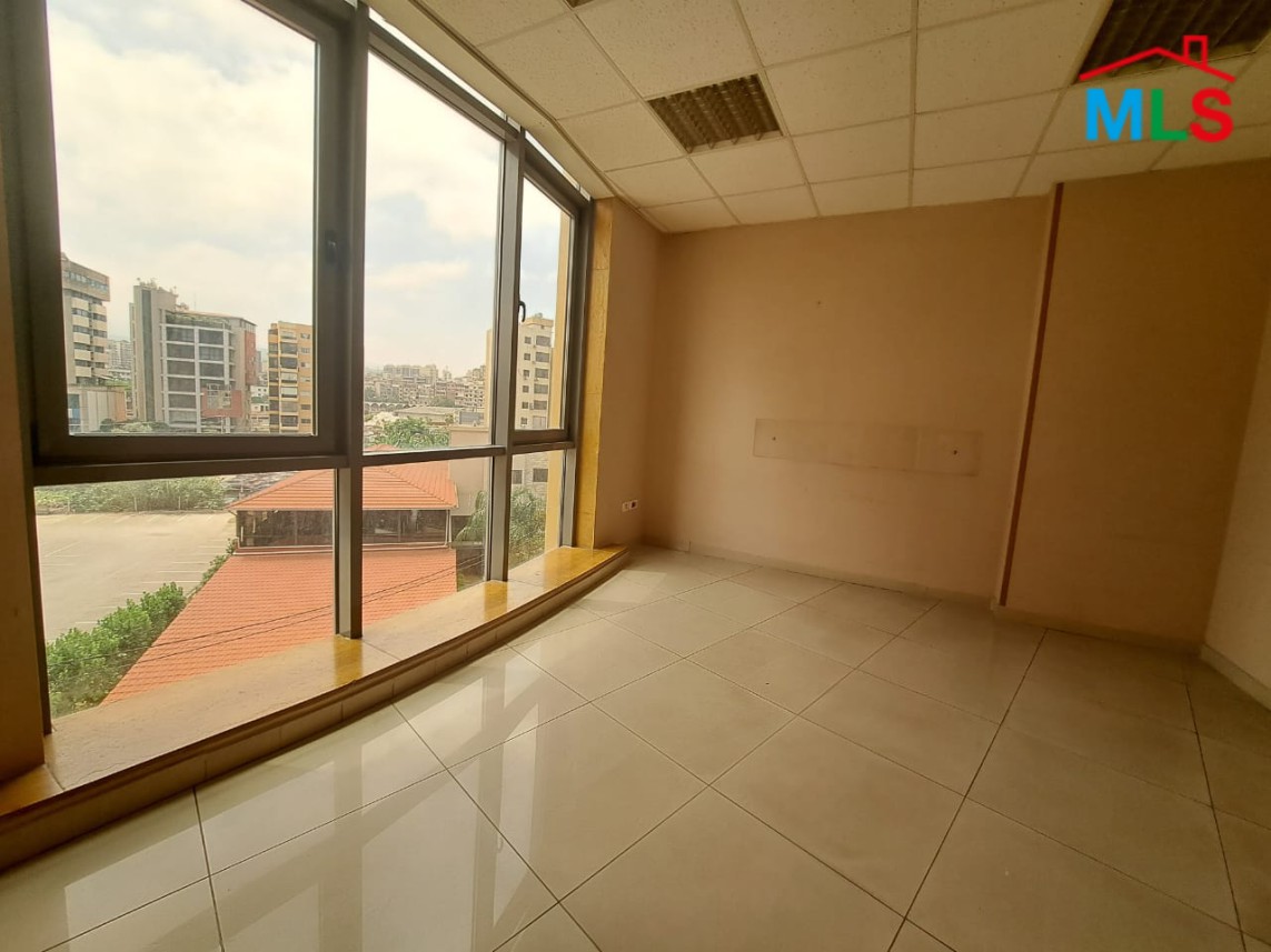 Decorated Spacious Office for Rent in Dekweneh