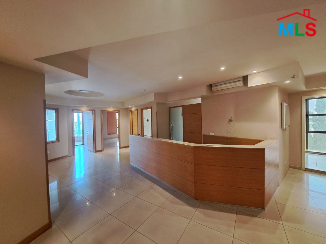 Decorated Spacious Office for Rent in Dekweneh