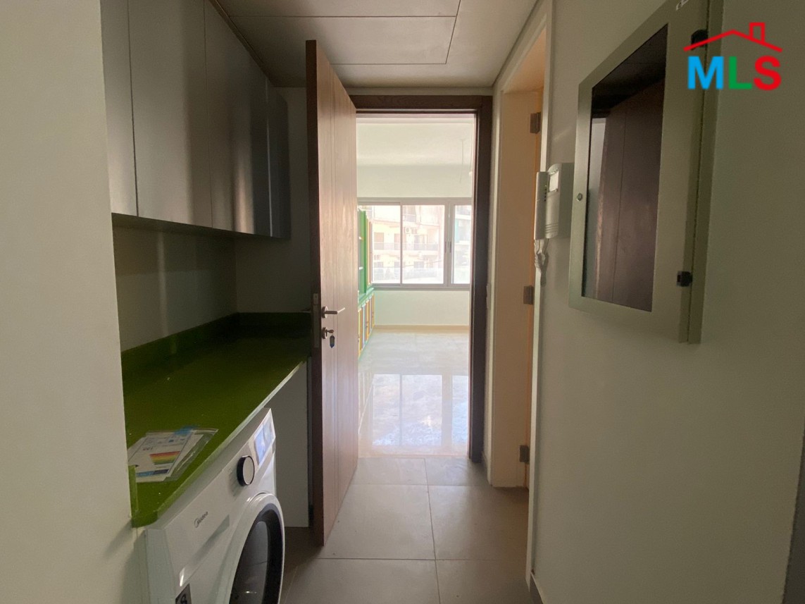 Fresh and Bright Apartment for Rent In Achrafieh