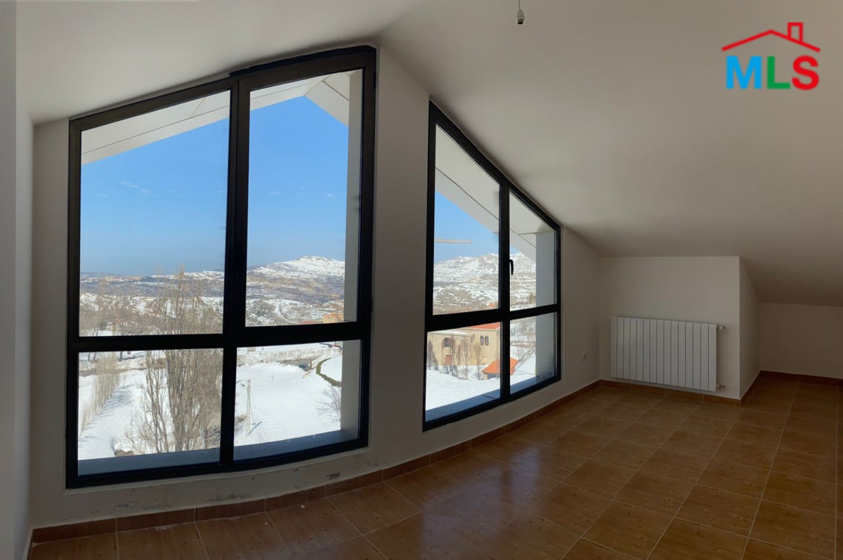 Duplex Furnished Chalet for rent in Fakra Club