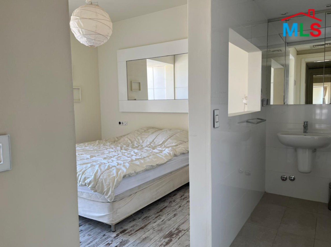 Fully Furnished Apartment For Rent in Achrafieh