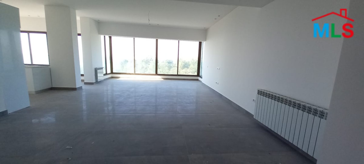 A Deluxe Apartment for Rent in Adma with Garden and Open Sea View