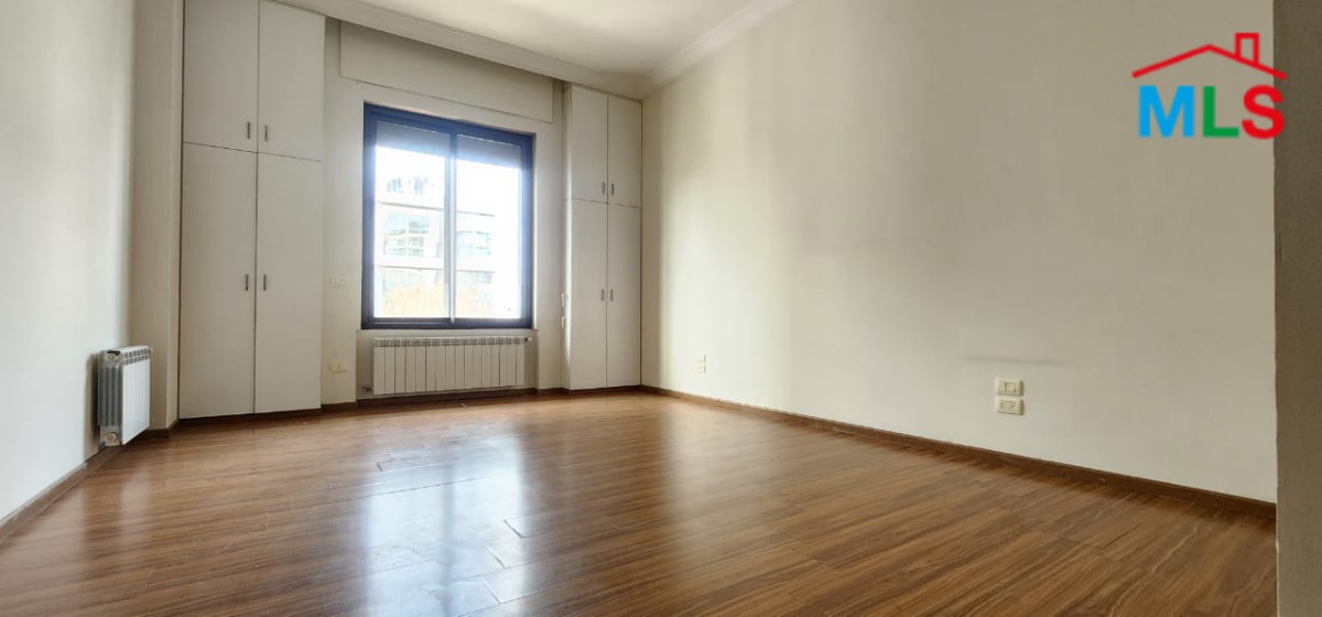 Luxurious Attractive Apartment for Rent in Horsh Tabet
