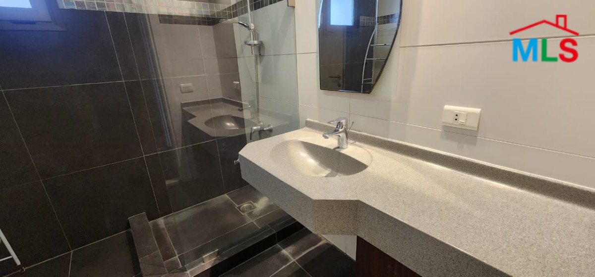 Luxurious Attractive Apartment for Rent in Horsh Tabet