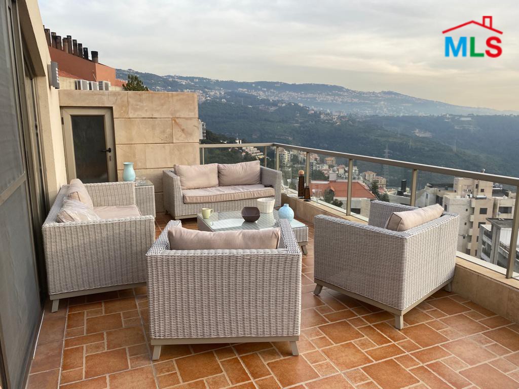 High-end Furnished Duplex with Terrace for Rent in Monteverde