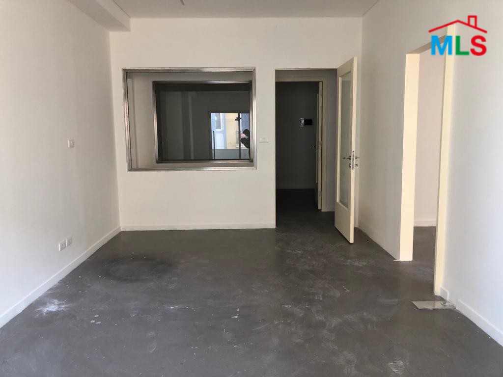 122 SQM Office for Rent in Saifi