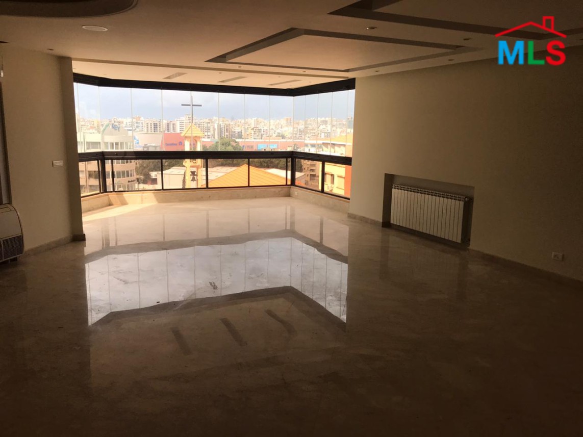 Building for Rent in Hazmieh