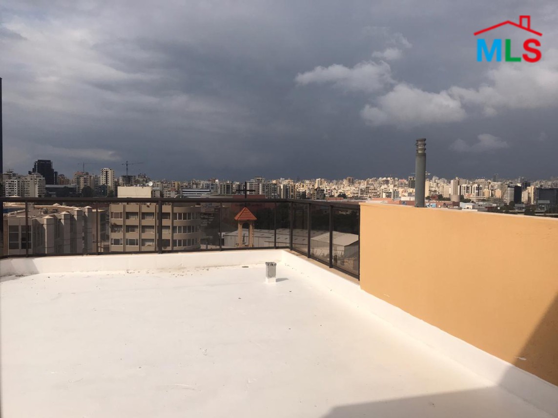 Building for Rent in Hazmieh