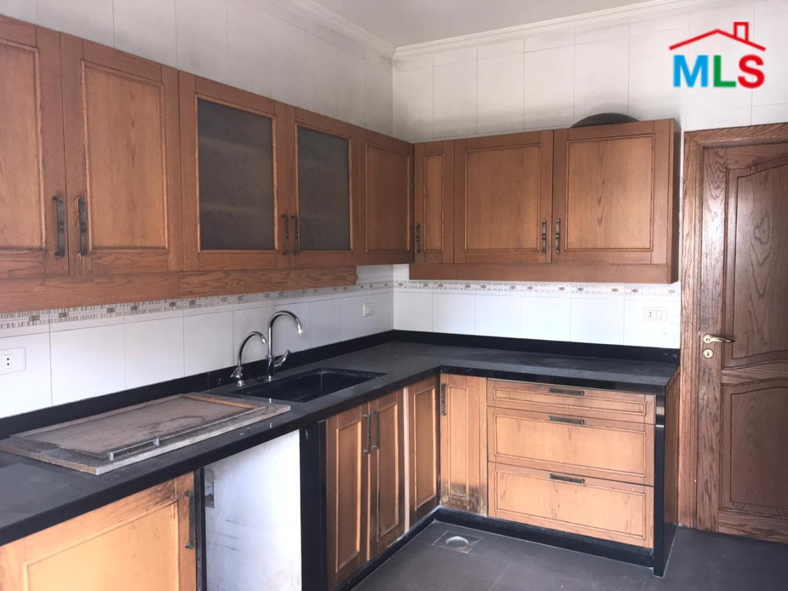 Building for Rent in Hazmieh
