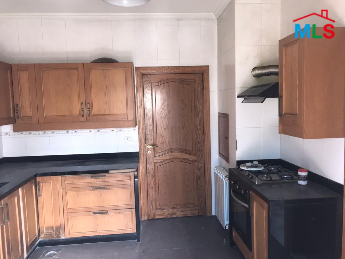 Building for Rent in Hazmieh
