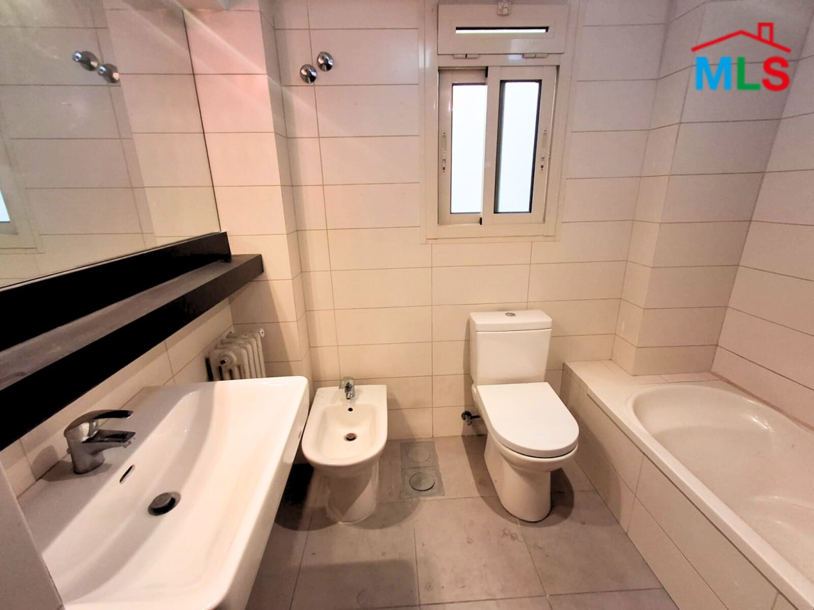 370 SQM Office for Rent in Achrafieh, Carré D'or