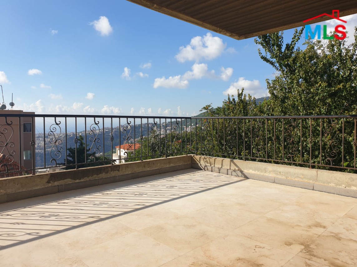 Deluxe High-End Villa for Rent in Arayia