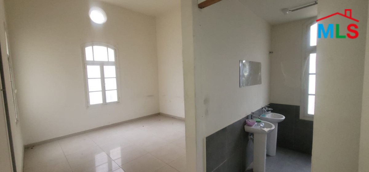 Commercial House For Rent in Jounieh