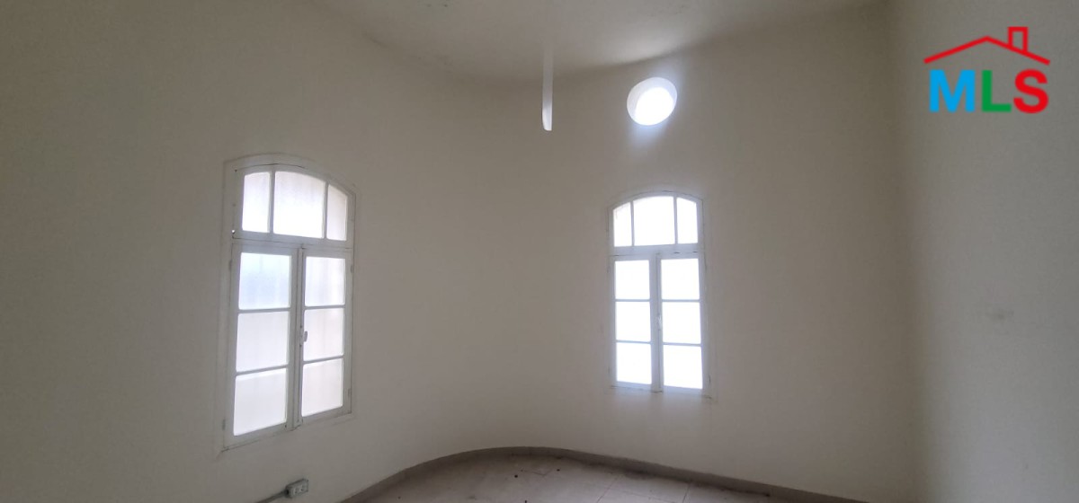 Commercial House For Rent in Jounieh