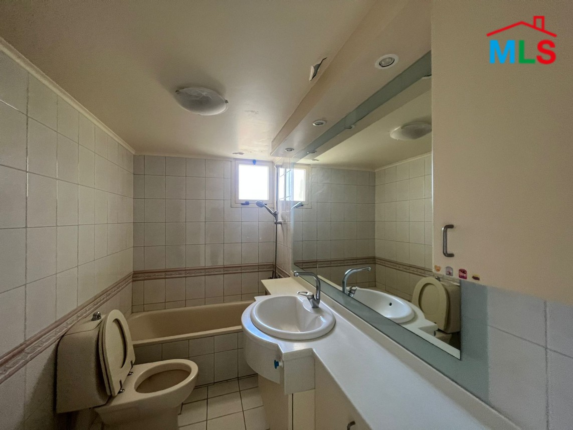 Spacious Apartment for Rent With Breathtaking View In Prime Location In Adma