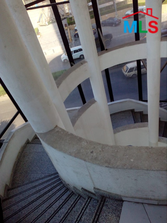 Showroom for Rent in Horsh Tabet