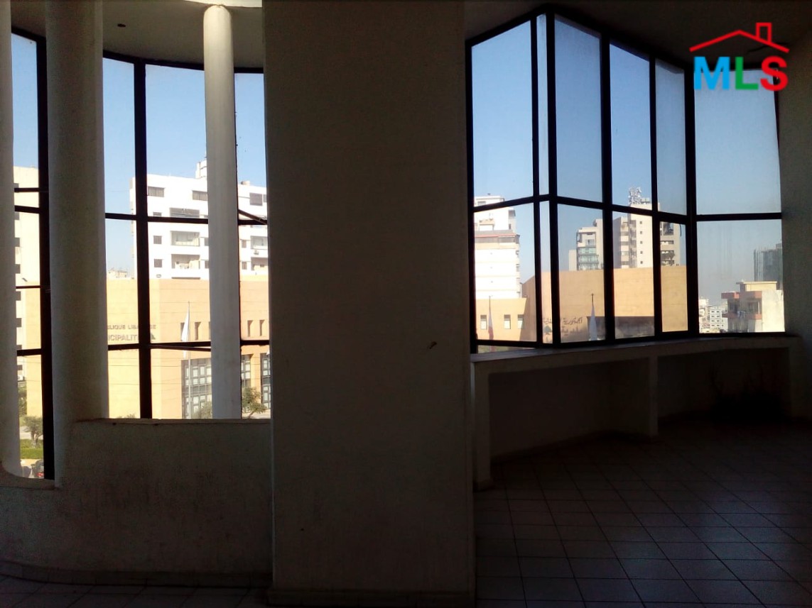 Showroom for Rent in Horsh Tabet