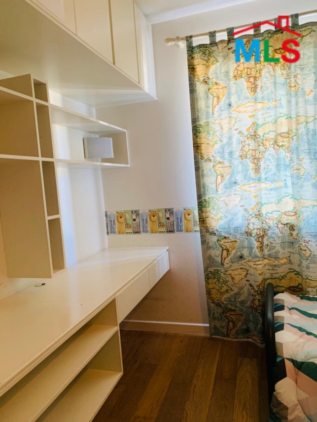 Fully Furnished Bright Apartment For Rent in Achrafieh