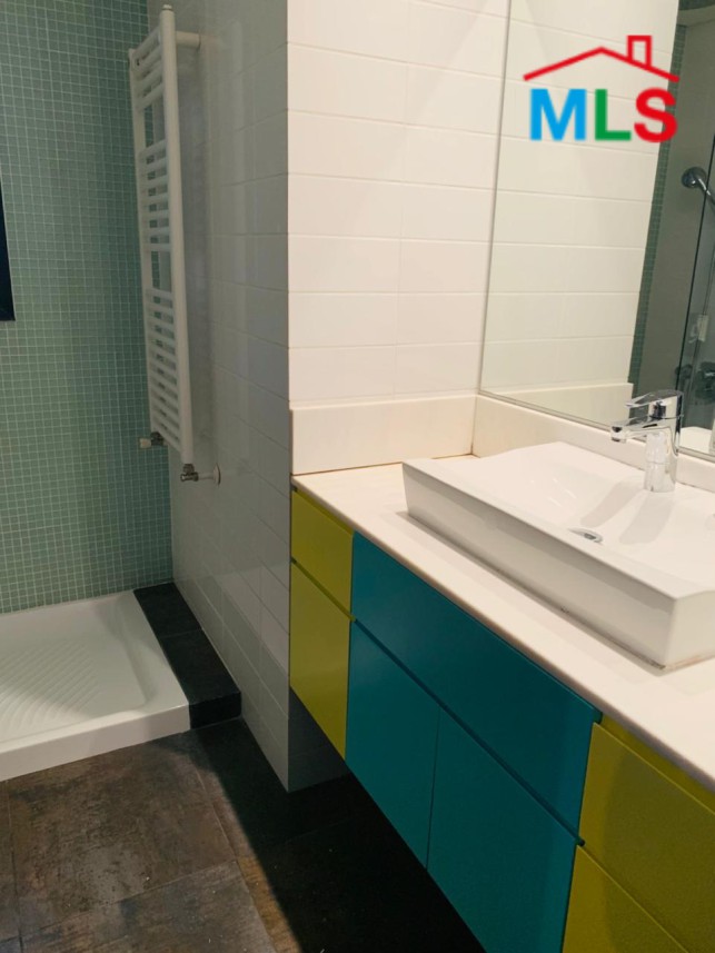 Fully Furnished Bright Apartment For Rent in Achrafieh