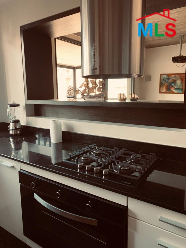 Fully Furnished Bright Apartment For Rent in Achrafieh
