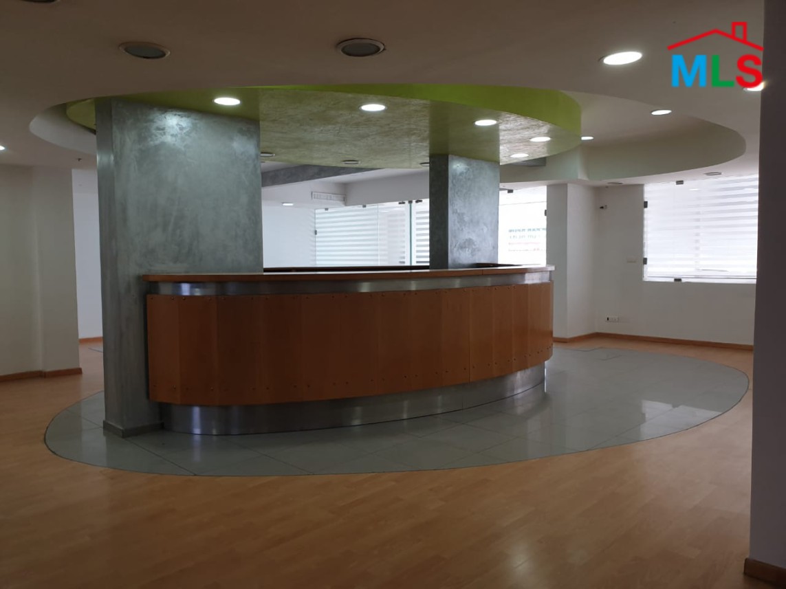 Office For Rent in Achrafieh, Zahret El Ehsen