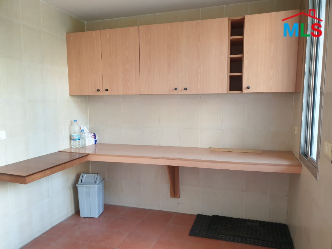 Office For Rent in Achrafieh, Zahret El Ehsen