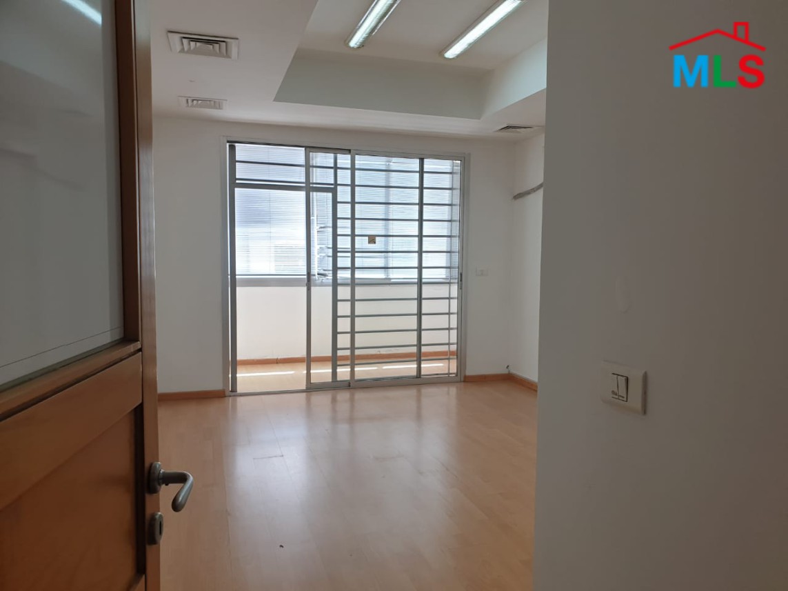 Office For Rent in Achrafieh, Zahret El Ehsen