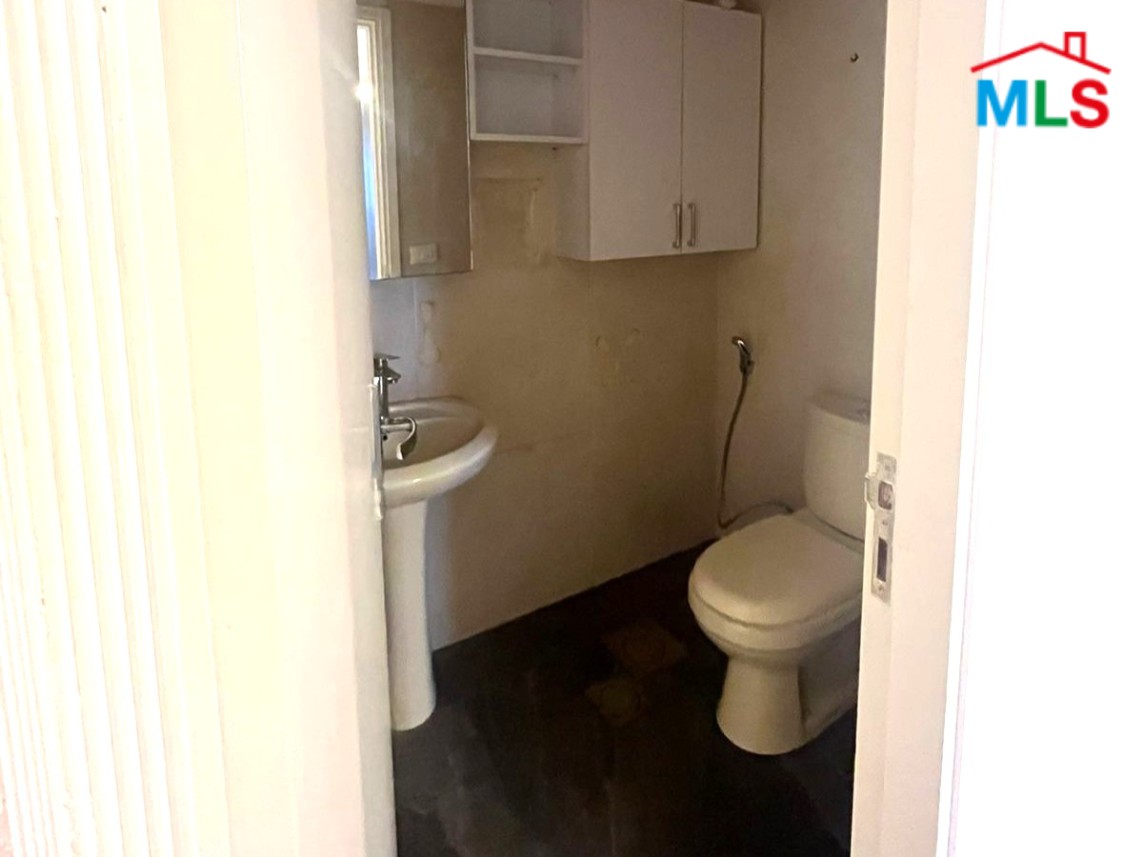 85 SQM Office for Rent In Achrafieh, Close To Hotel Dieu