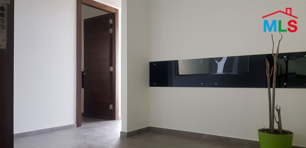 Office for Rent In Horsh Tabet