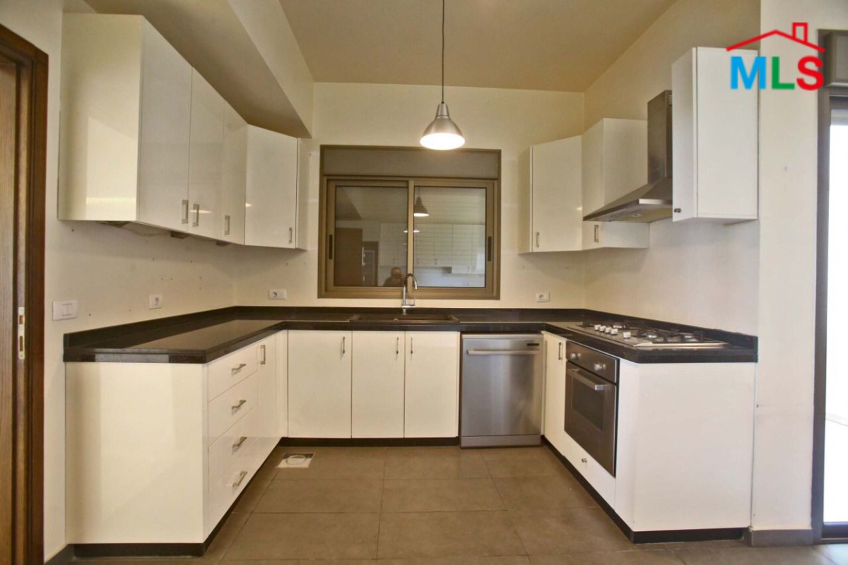 Spacious Furnished Apartment for Rent in Brasilia with Backyard Garden