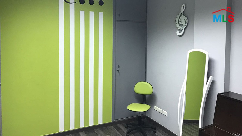 Excellent Condition Office For Rent in Jdeideh