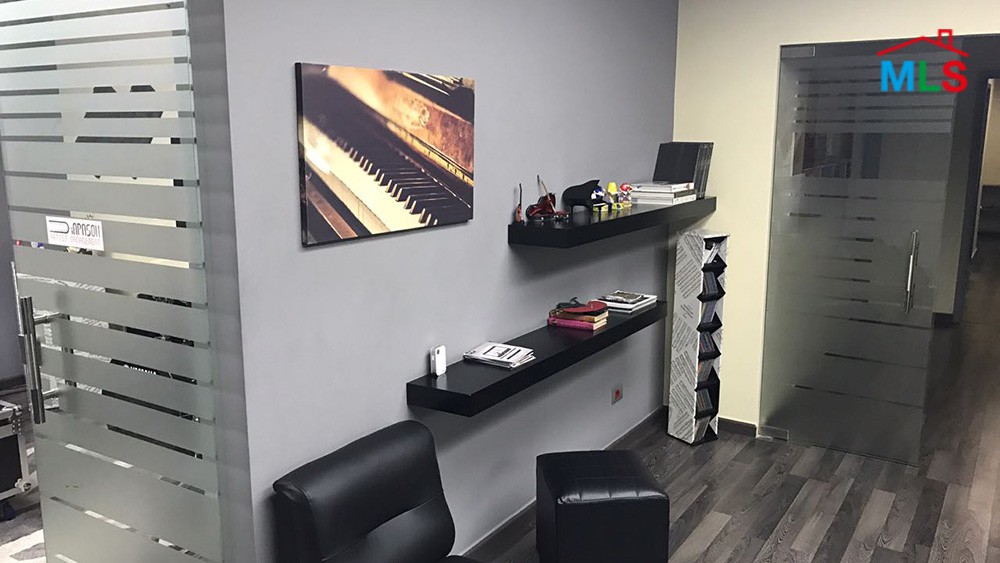 Excellent Condition Office For Rent in Jdeideh