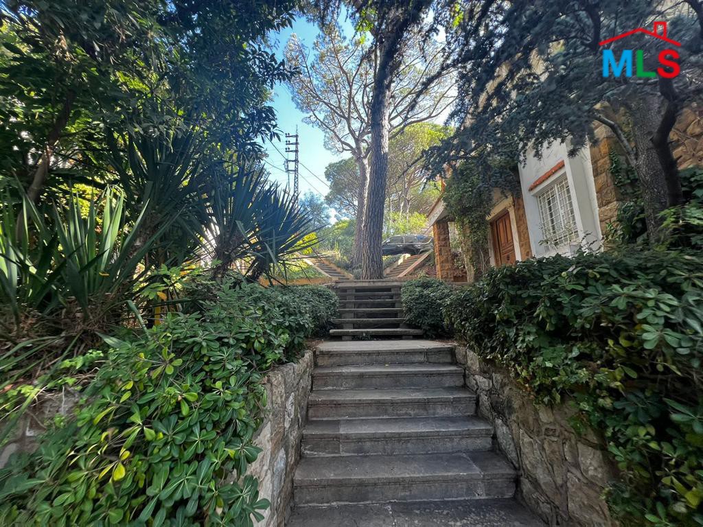 Amazing Villa For Rent in Baabdat, Metn
