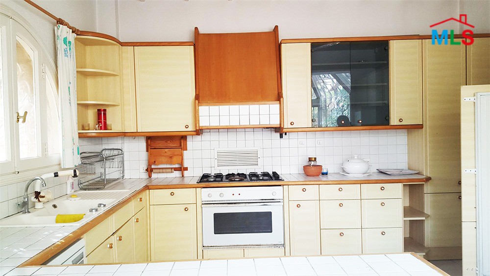 Amazing Villa For Rent in Baabdat, Metn