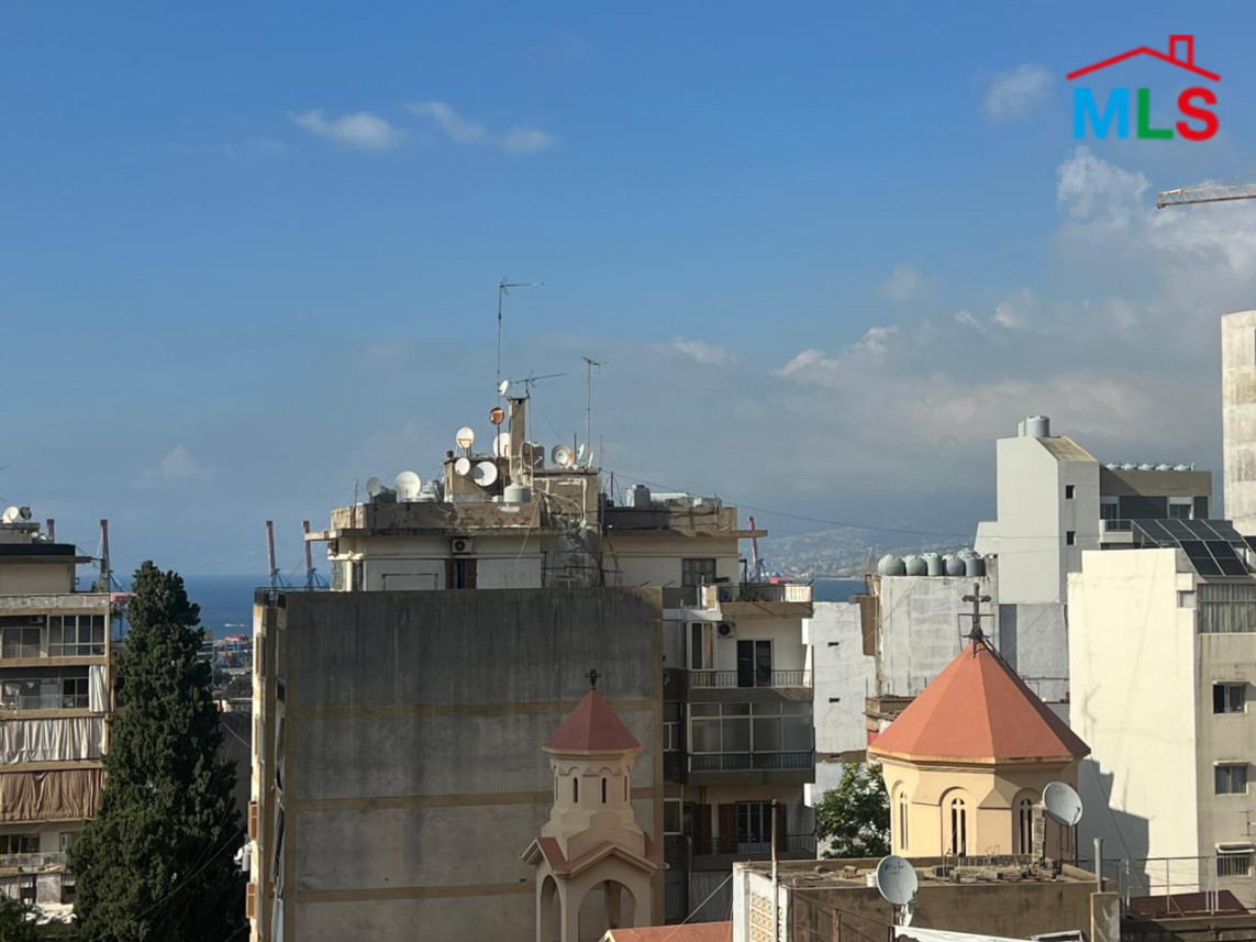 Nice 2-Bedroom Apartment For Sale in Achrafieh