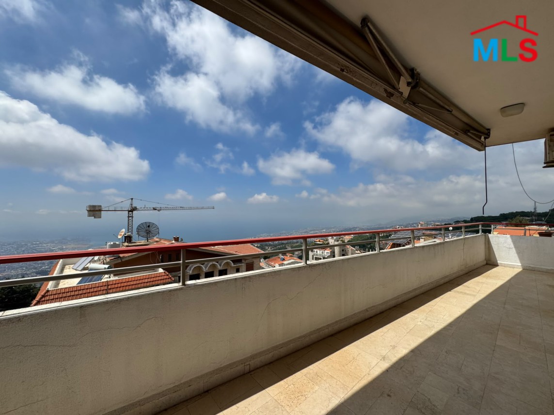 3 Bedrooms Apartment with Sea View For Sale in Beit Meri