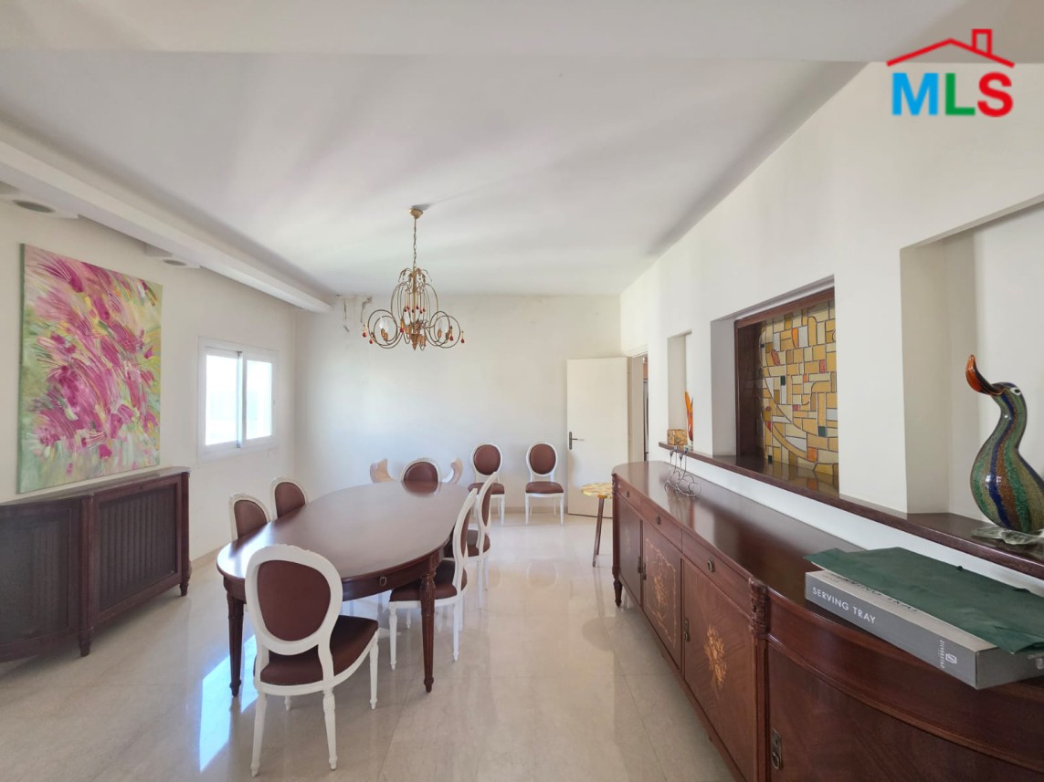Furnished Spacious Apartment for Sale in Achrafieh, Sioufi