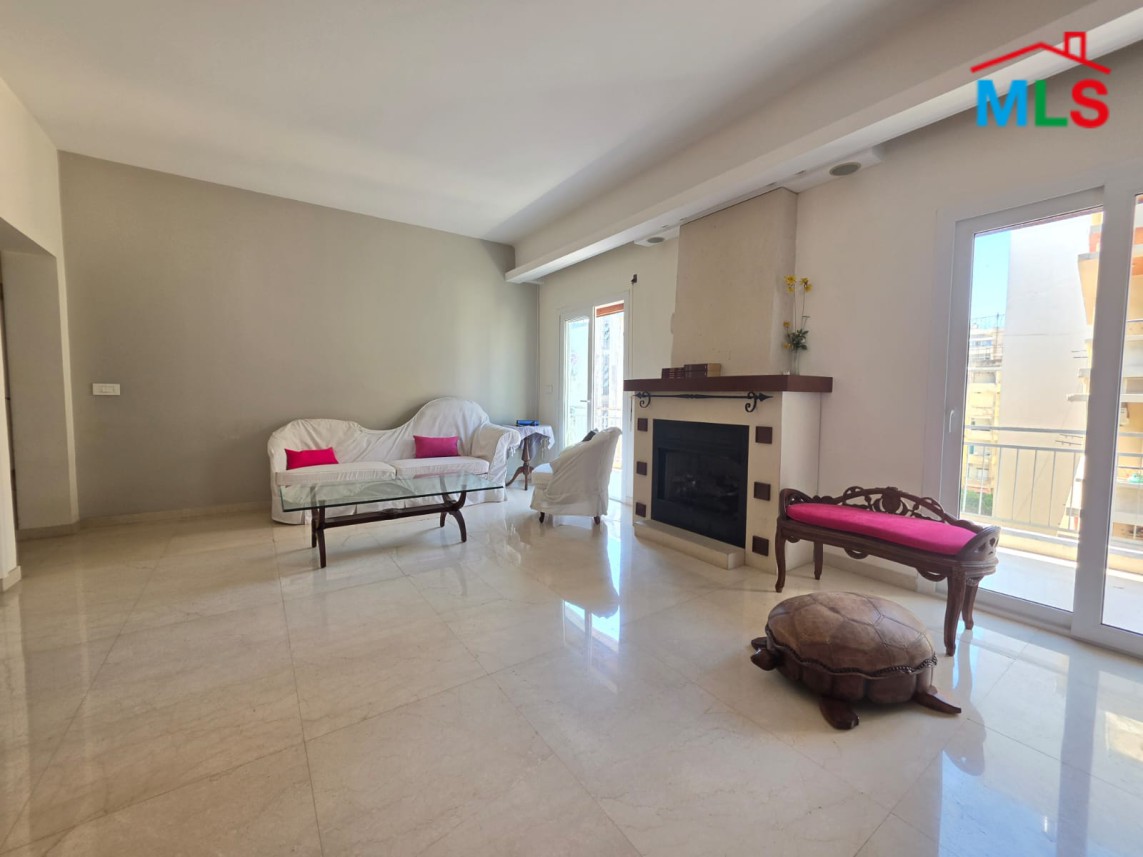 Furnished Spacious Apartment for Sale in Achrafieh, Sioufi