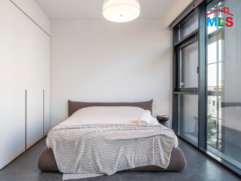 High-End Deluxe Furnished One Bedroom Apartment For Sale In Saifi