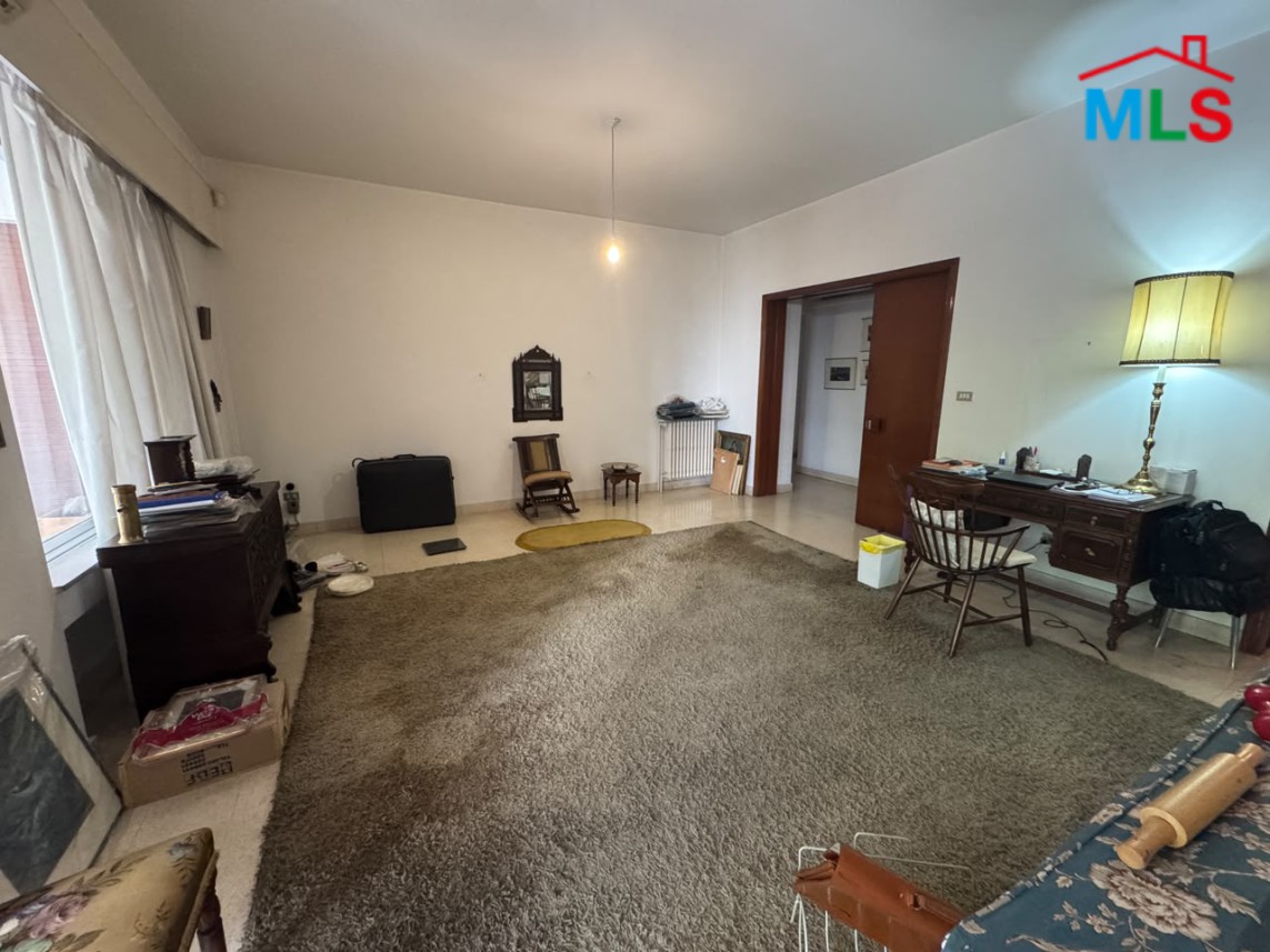 3-Bedroom Apartment For Sale in Hamra, Ras Beirut