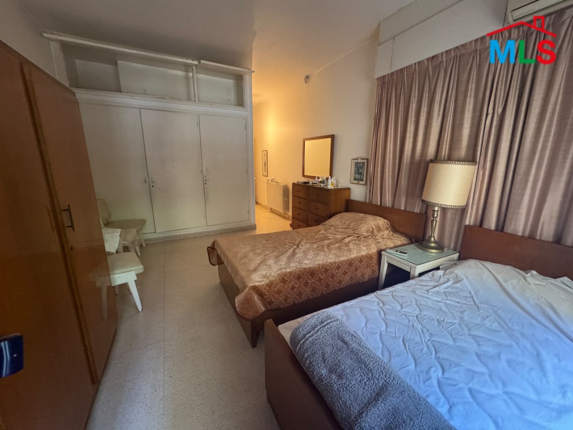 3-Bedroom Apartment For Sale in Hamra, Ras Beirut