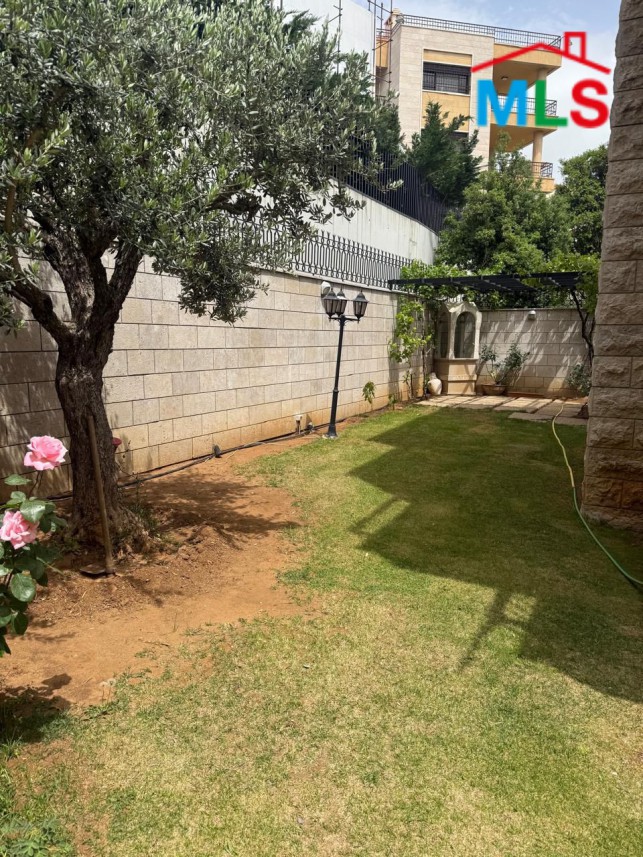 Private Villa in Prime location For Sale in Mar Moussa
