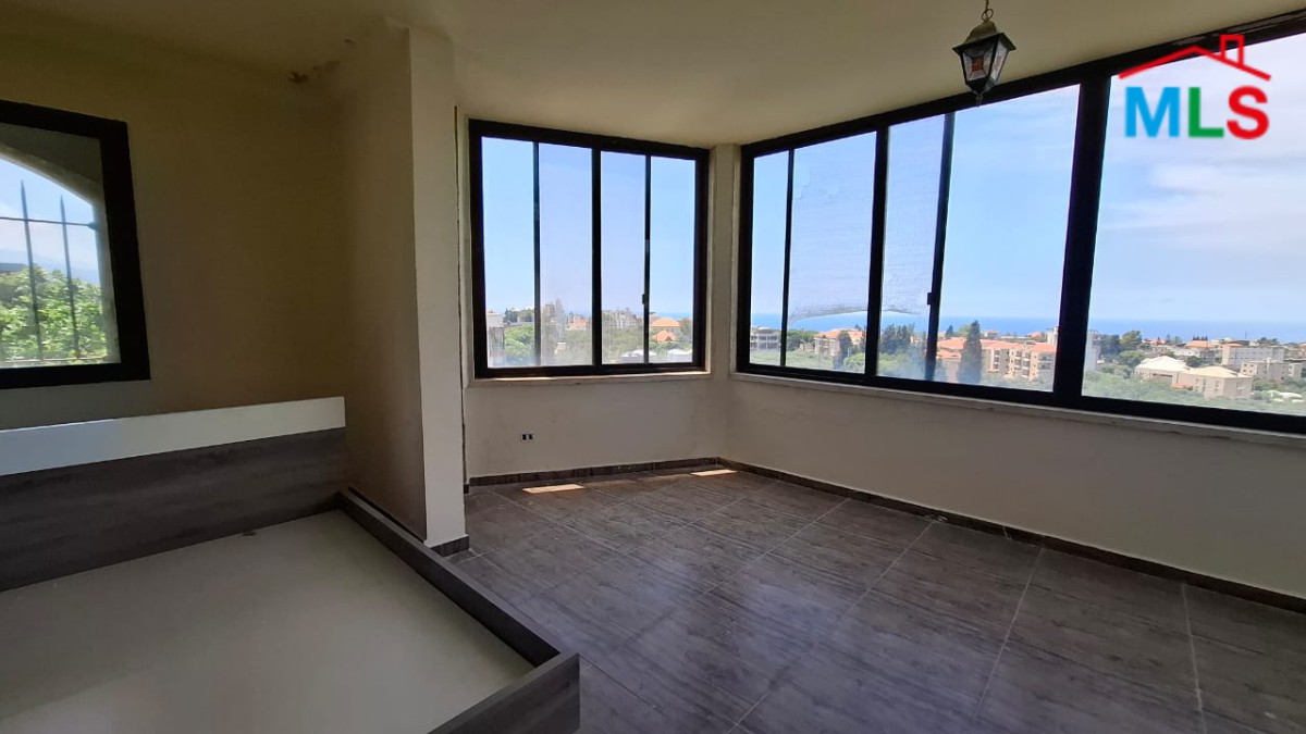 6 Bedrooms Villa With Sea View In A Calm Area For Sale in Amchit