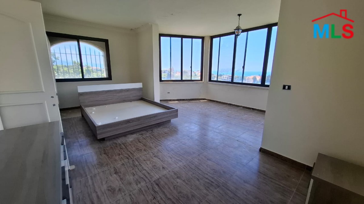 6 Bedrooms Villa With Sea View In A Calm Area For Sale in Amchit
