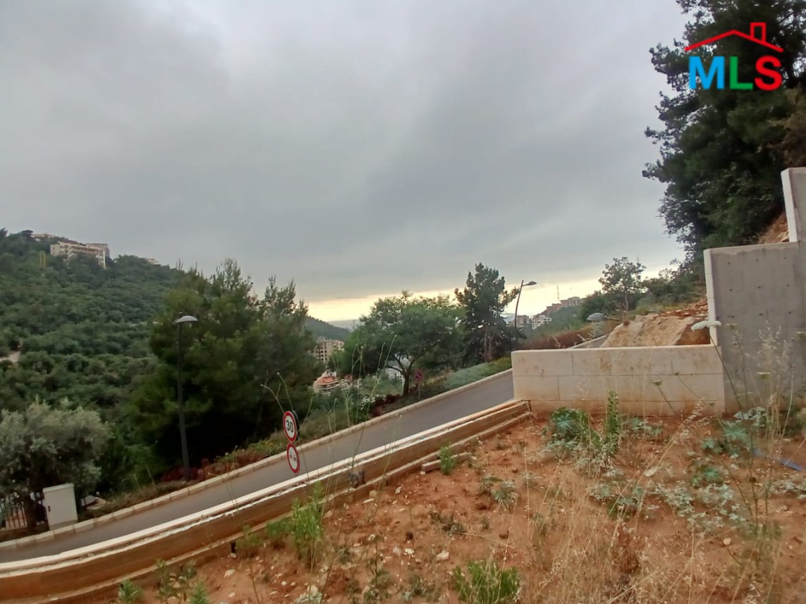 Spacious apartment with Terrace and garden For Sale in Byiada