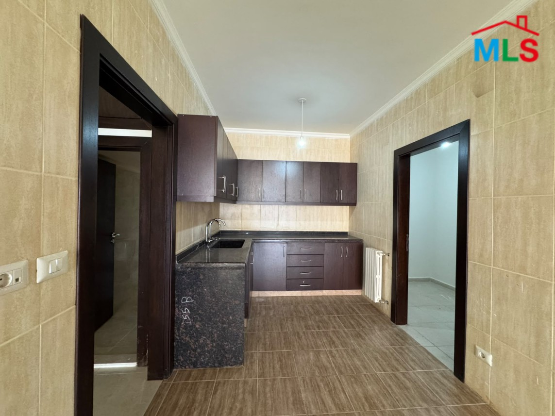 2 Bedrooms Apartment with Terrace For Sale in Mansourieh