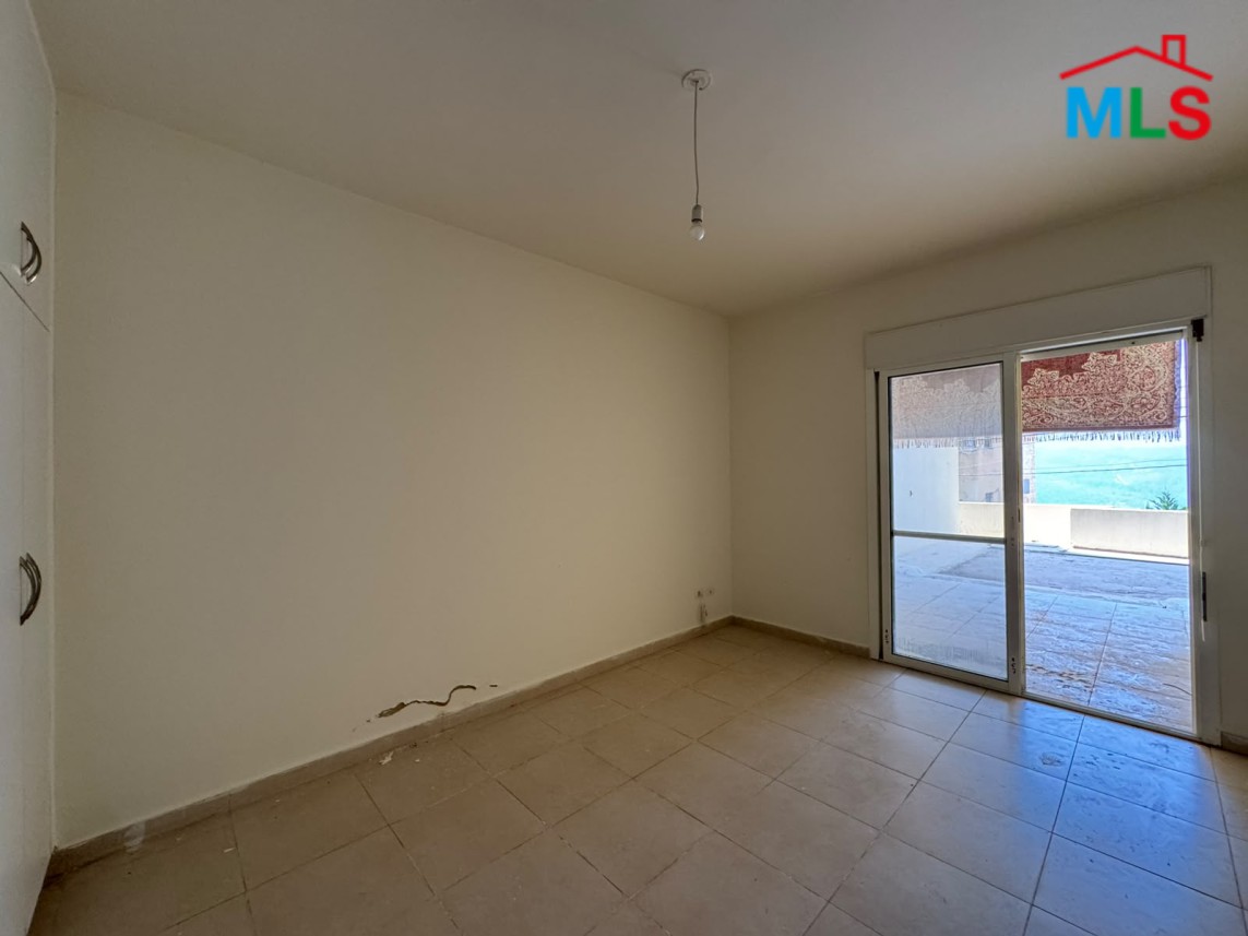 2 Bedrooms Apartment with Terrace For Sale in Mansourieh