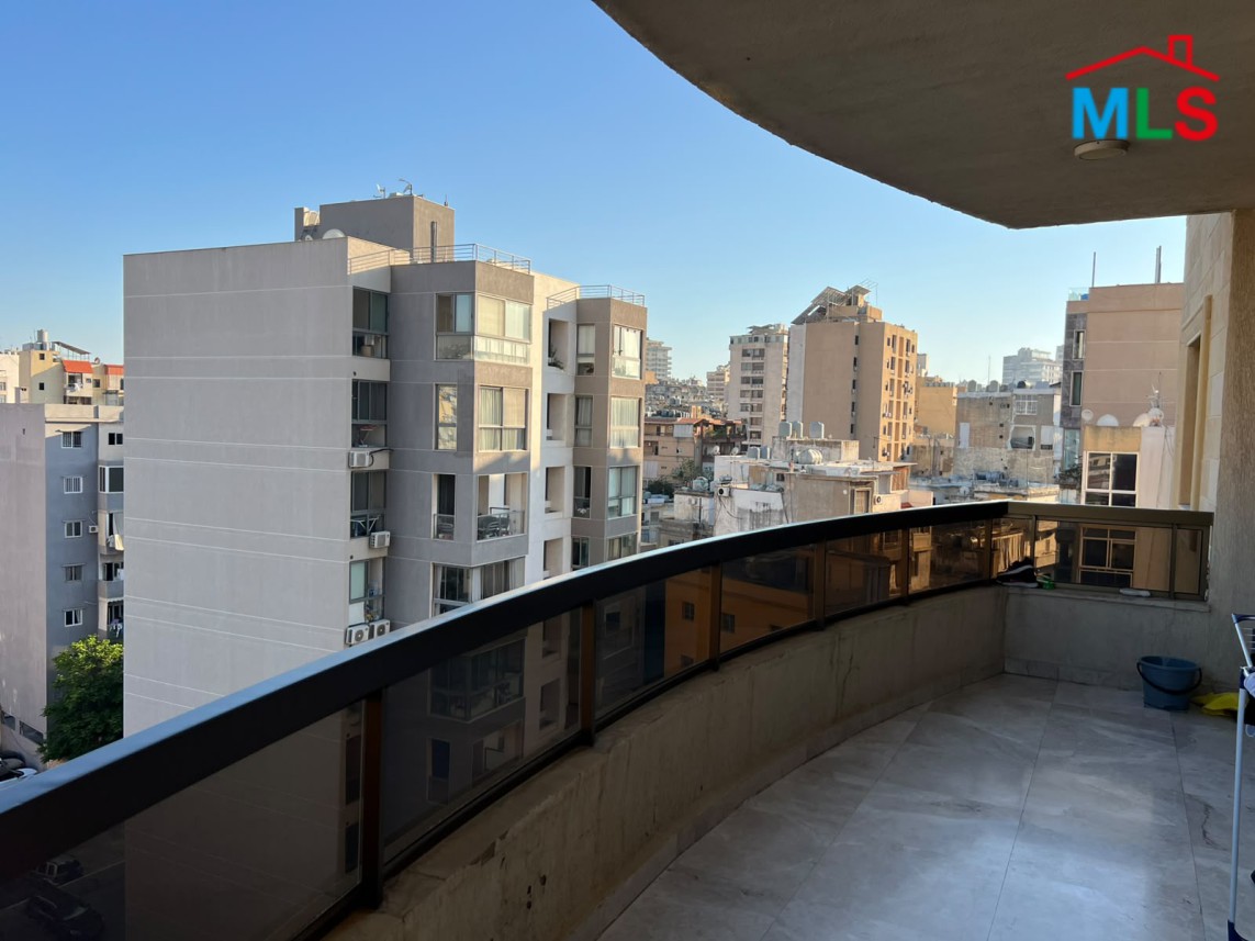 3 Bedrooms Apartment For Sale in Furn El Chebbak