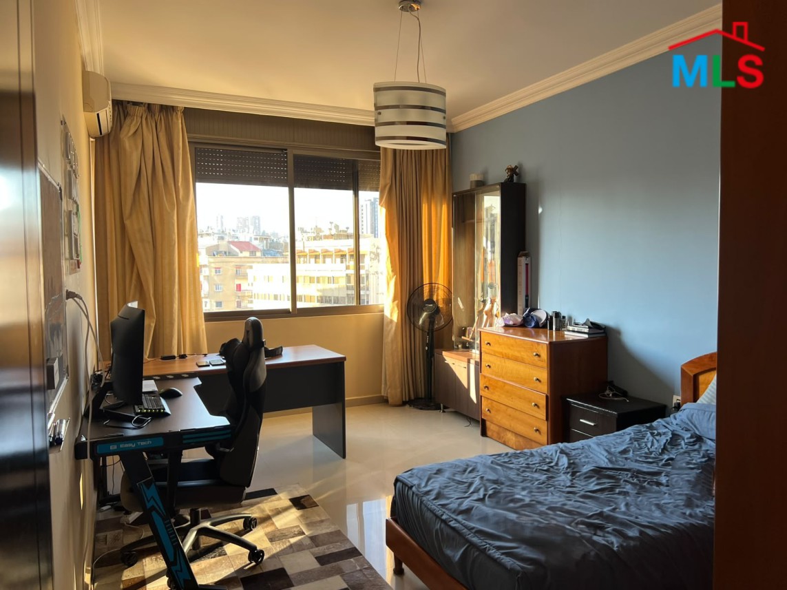 3 Bedrooms Apartment For Sale in Furn El Chebbak