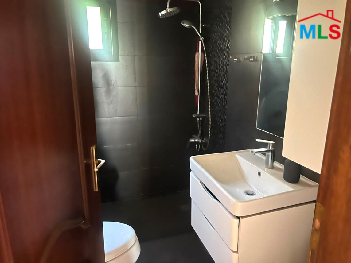 3 Bedrooms Apartment For Sale in Aley